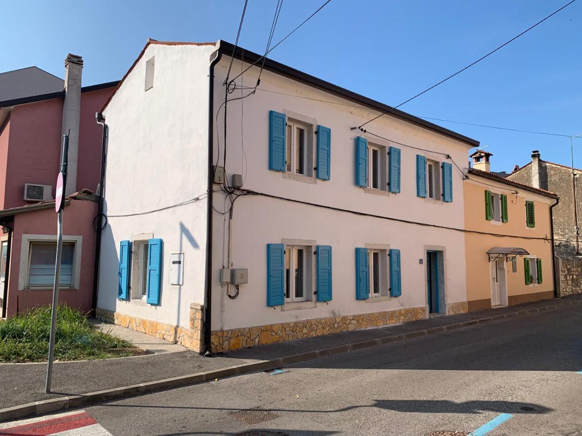 Center House With Apartments Umag Exteriér fotografie