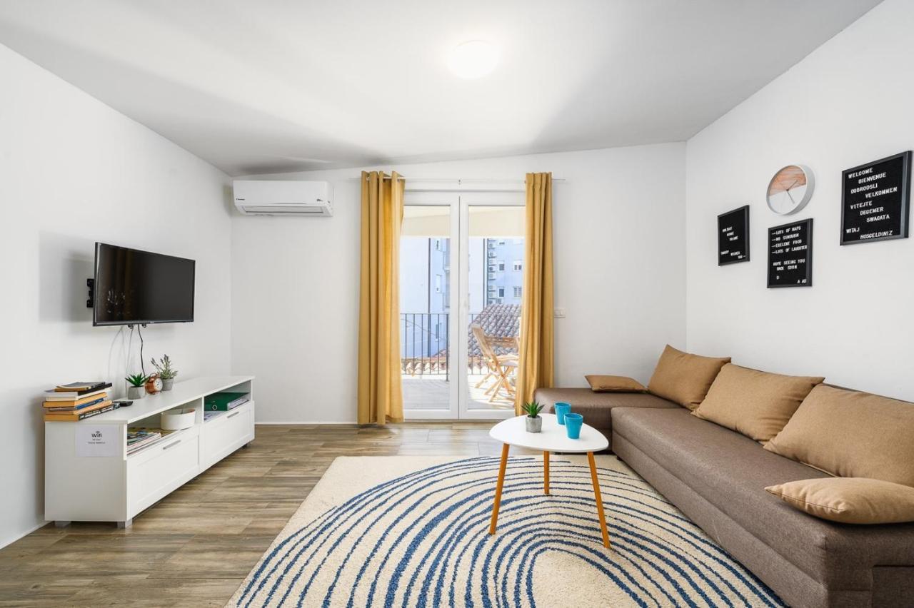 Center House With Apartments Umag Exteriér fotografie